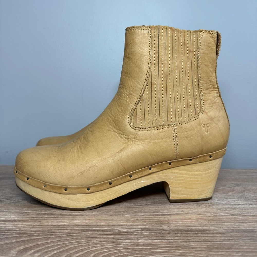 Frye Millie Campus Chelsea Bootie Platform Leather Clog in Marbled Banana Color